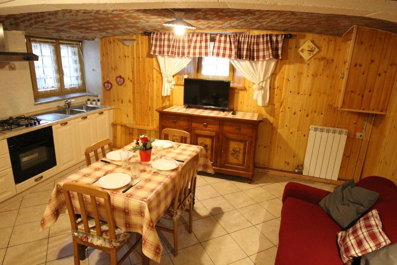 L'Ermellino Bilocale In Centro - Affitti Brevi Italia Apartment บรุสซอน ภายนอก รูปภาพ